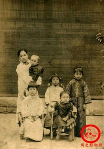 ​末代格格王敏彤老照片：为溥仪一生不嫁，却始终孤身一人晚景凄凉