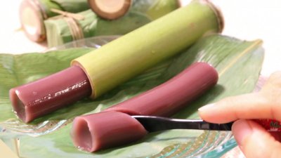 ​俗话说竹筒倒豆子，今天咱们来玩一发竹筒倒红豆糕，快点做起来