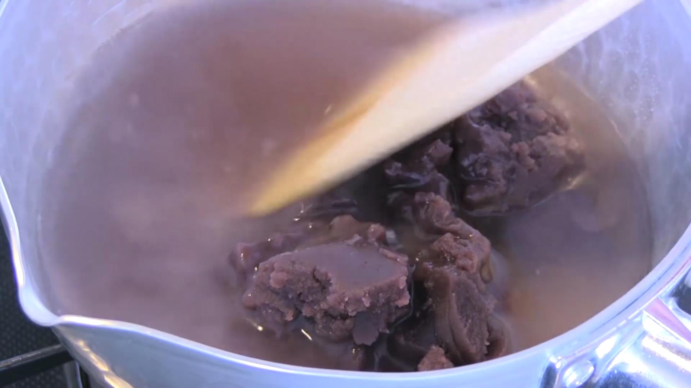 俗话说竹筒倒豆子,今天咱们来玩一发竹筒倒红豆糕,快点做起来