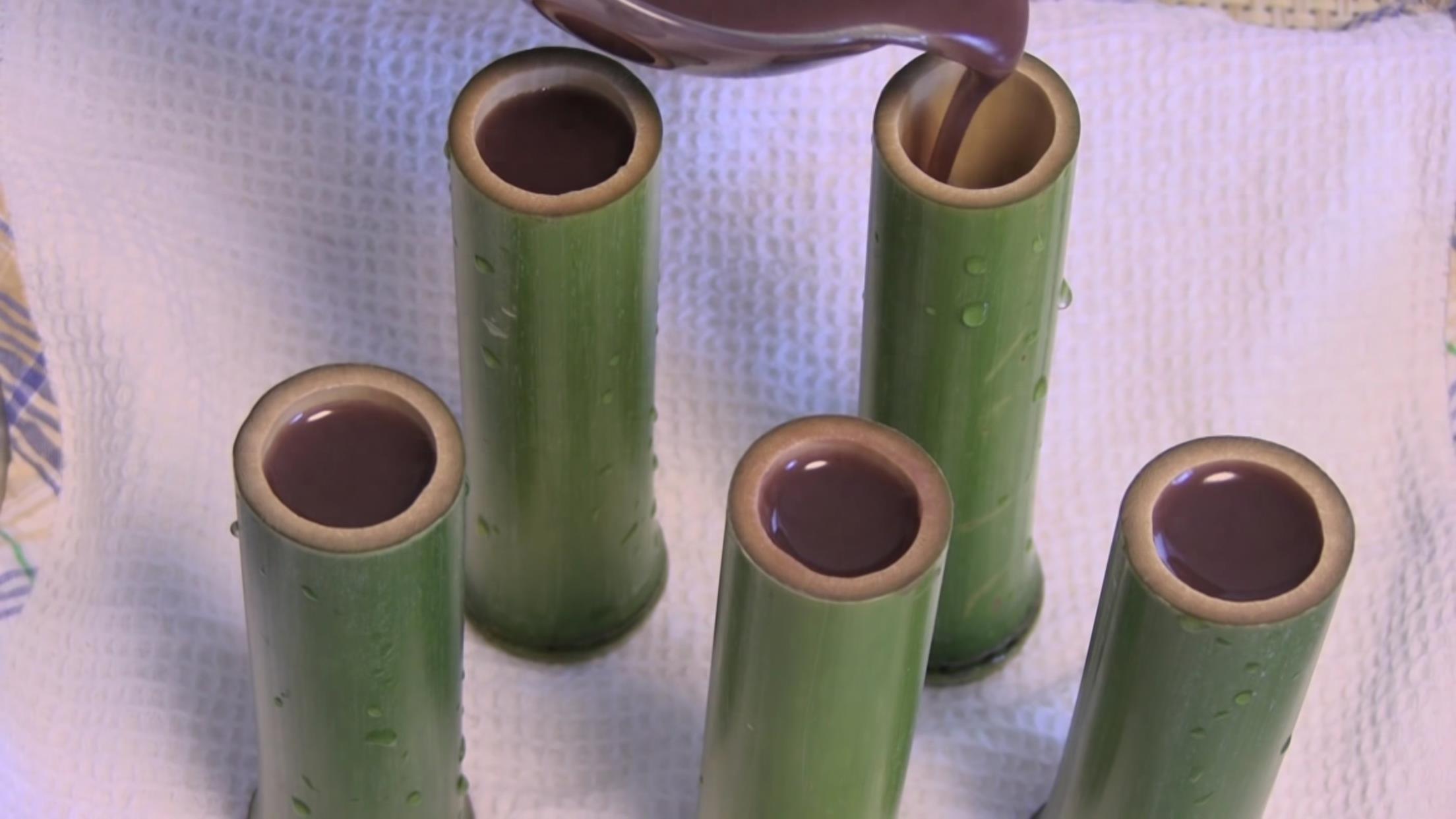 俗话说竹筒倒豆子,今天咱们来玩一发竹筒倒红豆糕,快点做起来