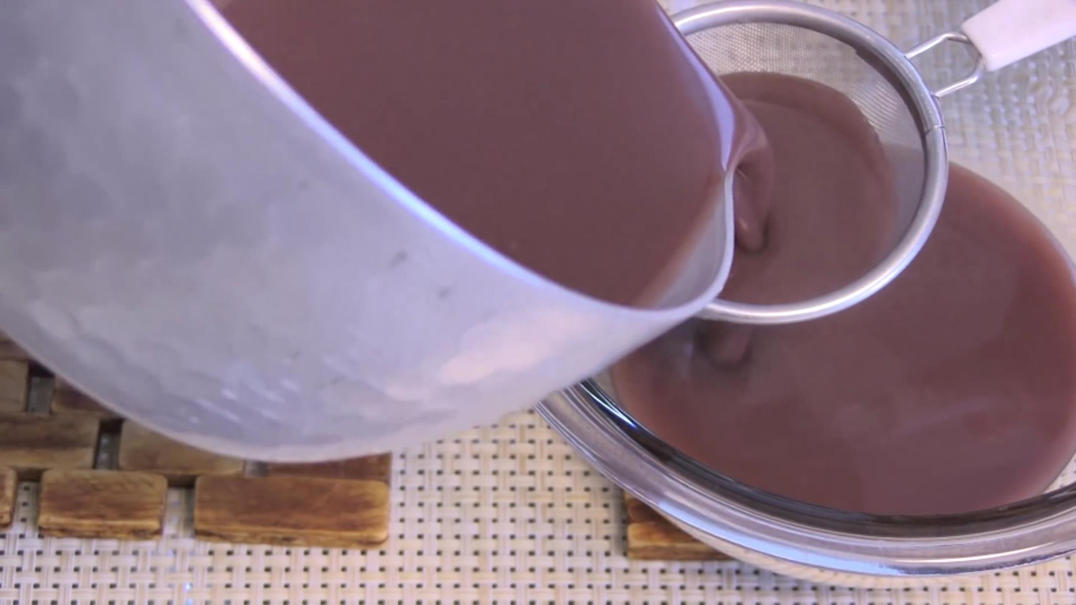 俗话说竹筒倒豆子,今天咱们来玩一发竹筒倒红豆糕,快点做起来