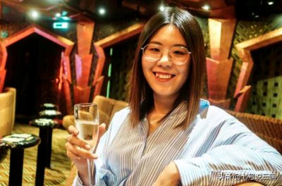 ​锦鲤女孩信小呆：中支付宝一亿大奖，辞职环游世界，如今生活堪忧