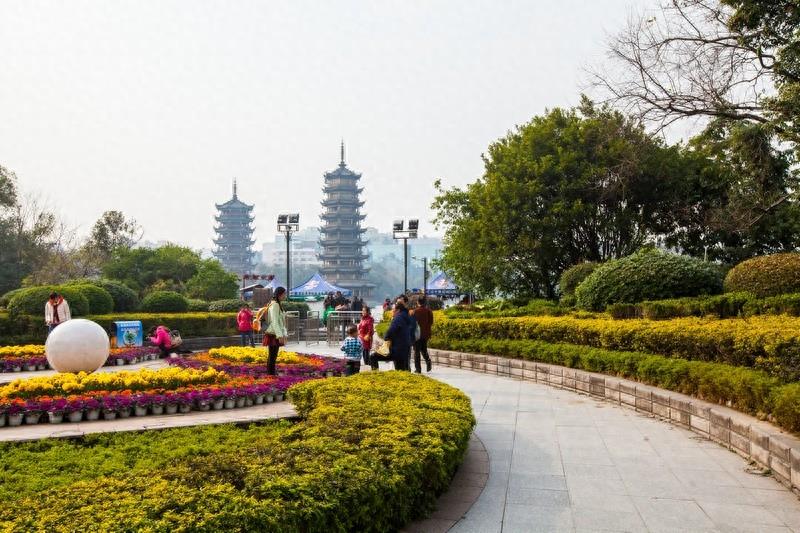 日月双塔文化公园,有