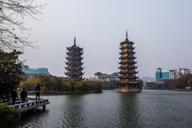 日月双塔文化公园,有