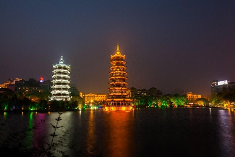 日月双塔文化公园,有