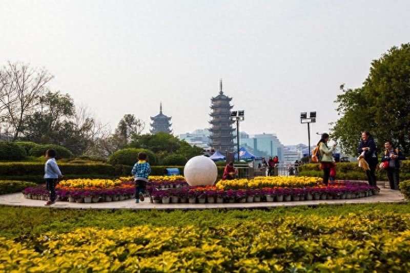 日月双塔文化公园,有