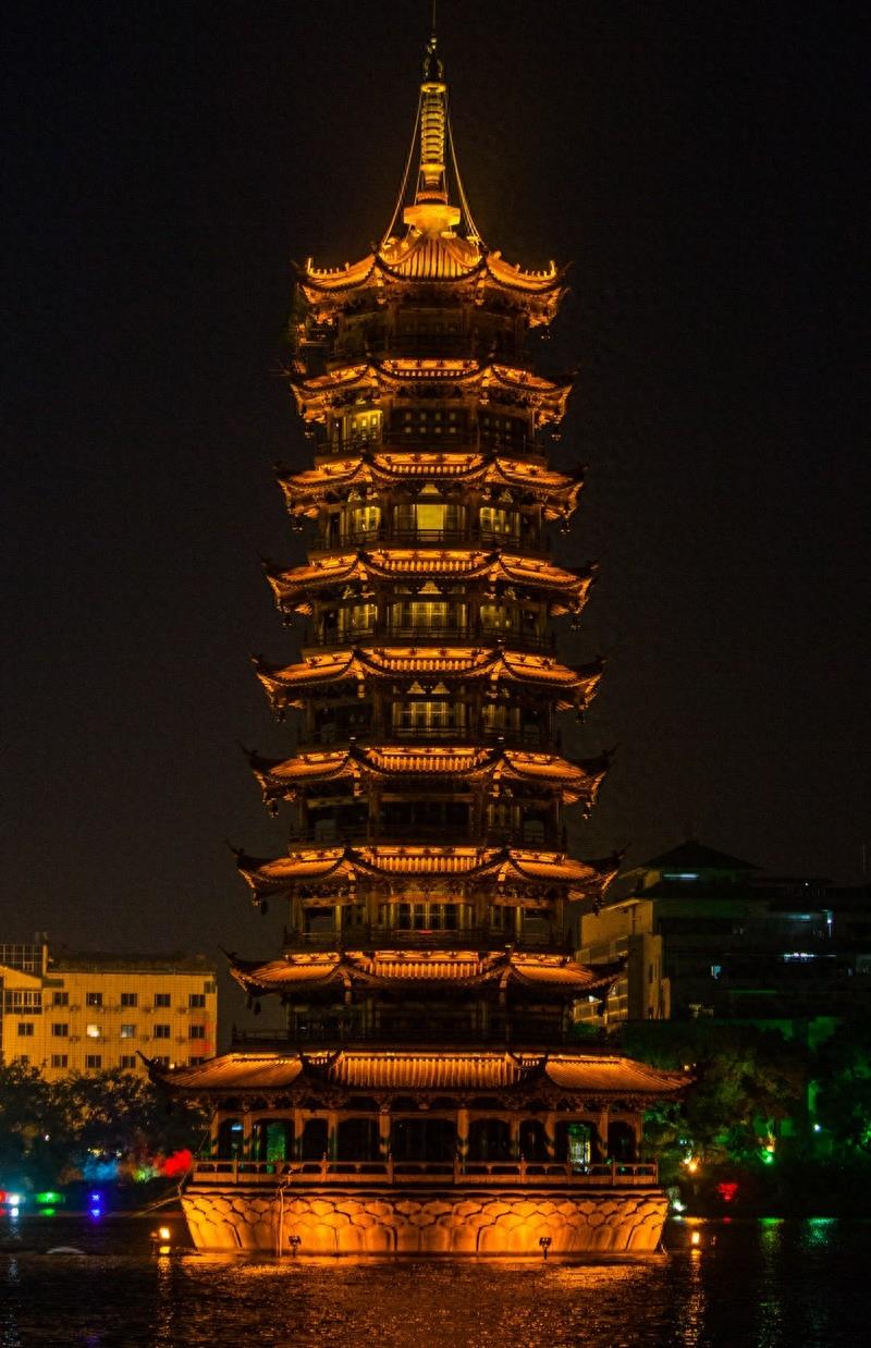 日月双塔文化公园,有