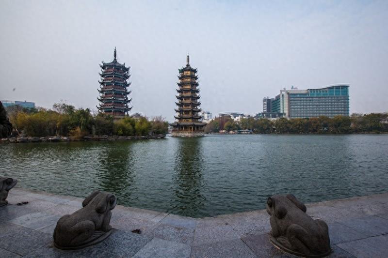 日月双塔文化公园,有