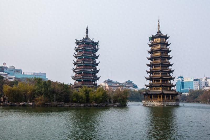 日月双塔文化公园,有