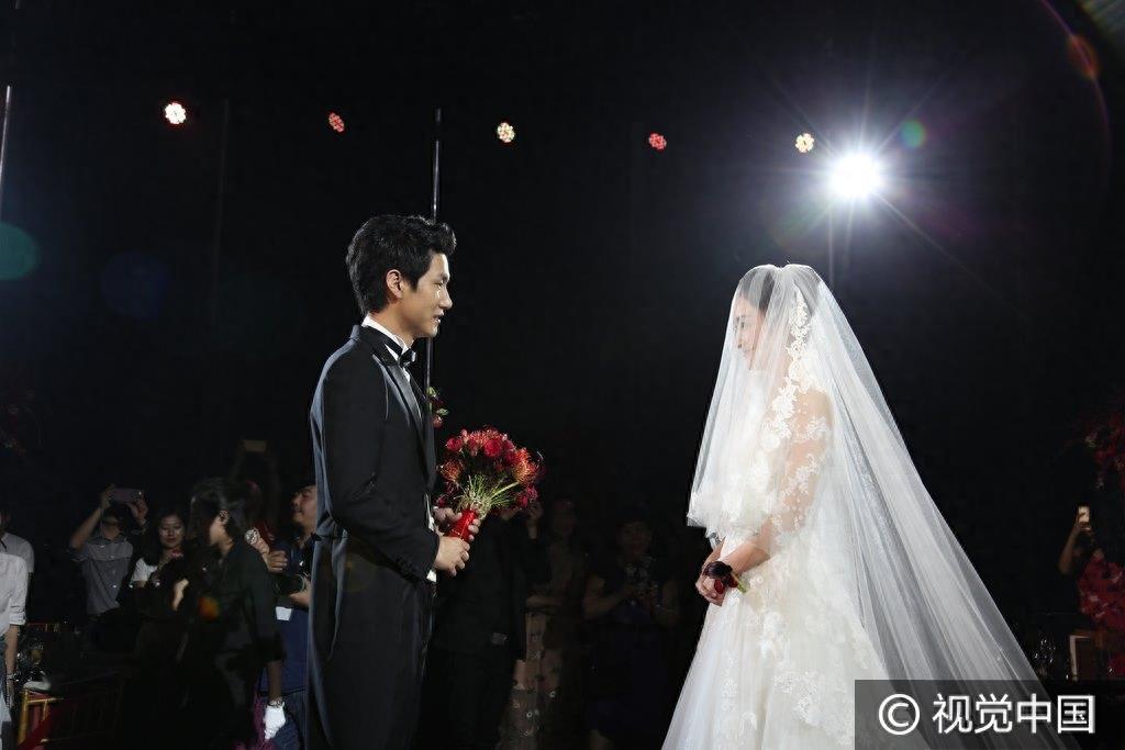 《我是歌手》王晰大婚与爱妻金宴竹热吻 金志文、吕薇、刘雨欣到场送祝福