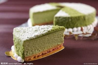 ​慕斯蛋糕伸手大众喜爱，它不像奶油那么腻但却很好吃