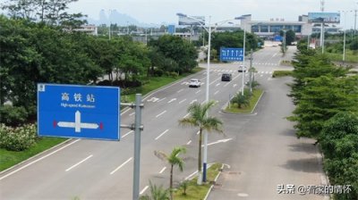 ​航拍镜头下的广西桂平高铁站