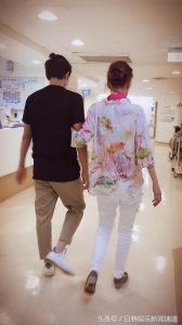 ​吴克群证实母辞世 痛喊：明白什么叫后悔！背影照超催泪