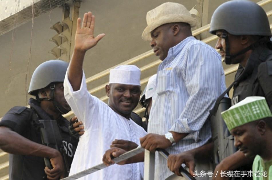 特警装备FN2000步枪