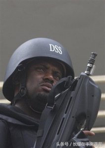 ​特警装备FN2000步枪