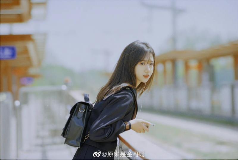 和女生聊着聊着她就不理人了，该怎么办？