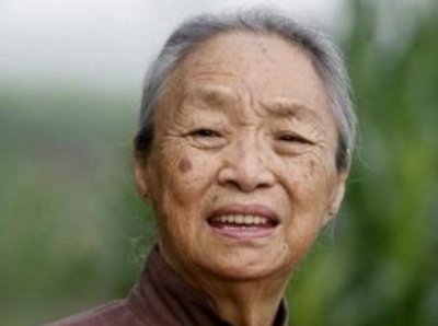 ​柏青：因“我母鸡啊”走红，76岁离世千人送行，孙子是火场英雄