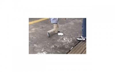 ​女朋友把我微信删了，该怎么处理