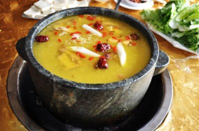 ​探索西藏美食（一）：林芝鲁朗石锅鸡，让你念念不忘的味道