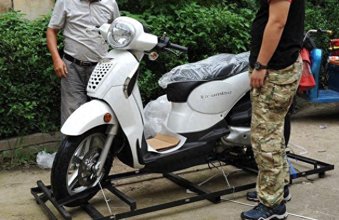 车友2.3万提台圣甲虫200,动力优异外观丑爆,跟巧格佳御没法比