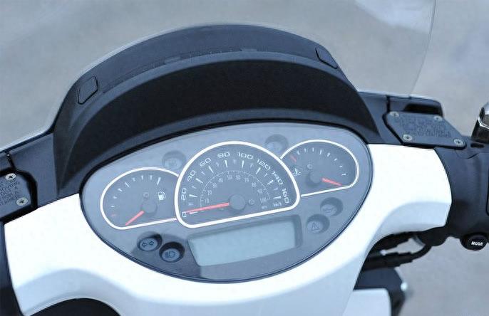 车友2.3万提台圣甲虫200,动力优异外观丑爆,跟巧格佳御没法比