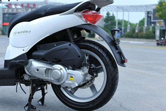 车友2.3万提台圣甲虫200,动力优异外观丑爆,跟巧格佳御没法比