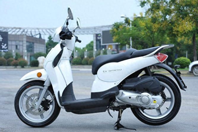 车友2.3万提台圣甲虫200,动力优异外观丑爆,跟巧格佳御没法比