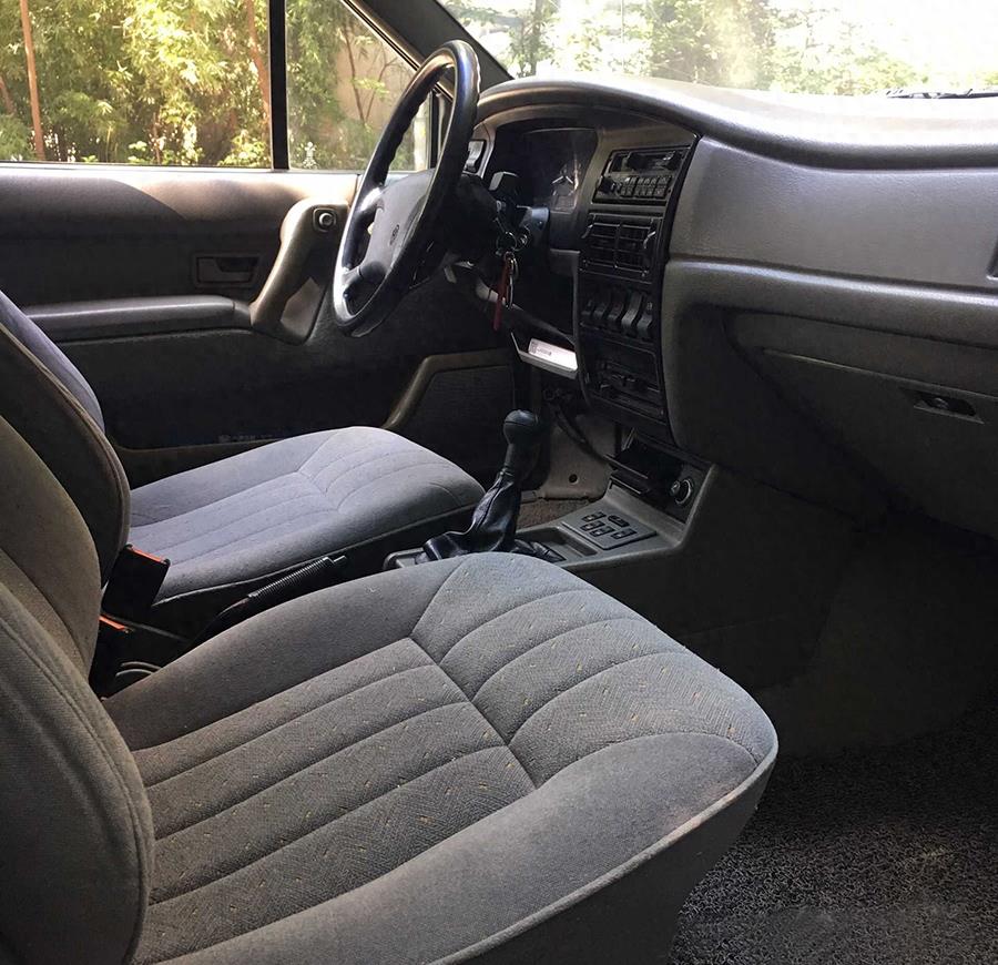 曾经叱咤国内车坛的中高级轿车大众桑塔纳2000