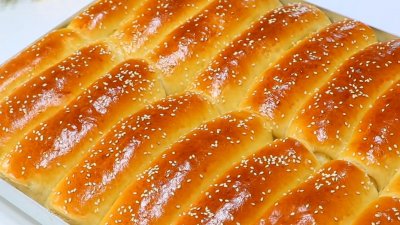 ​家庭烤面包，一个方法快速出膜，烤制时加上它，保证面包不干不硬