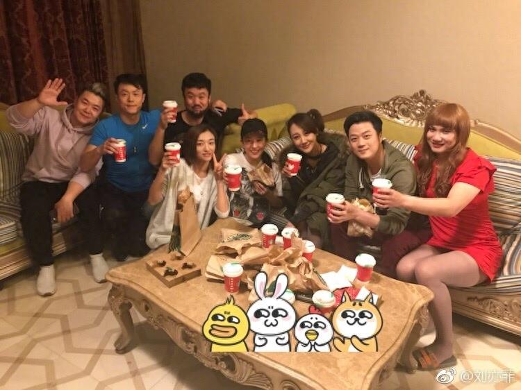 刘亦菲微博晒照,网友:今生为你痴狂,此爱天下无双!