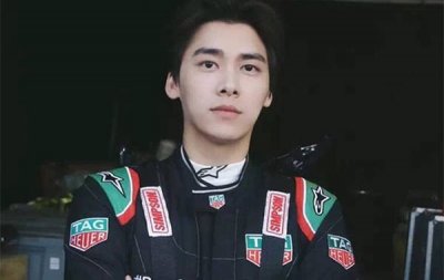 ​李易峰撞车是去见杨幂？ 明星对车祸事件回应态度对比立见高低