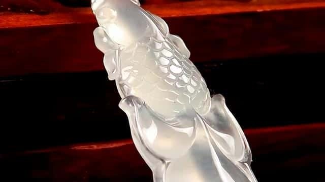 翡翠手镯怎么保养才会越来越通透-_珠宝百科(翡翠手镯怎么养才能透)