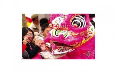 ​怎么和妹子聊天（怎么和妹子聊天找话题拉近关系）