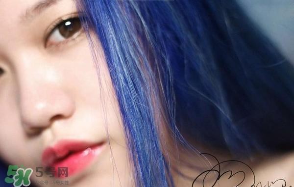 ysl镜面唇釉和黑管唇釉哪个好?ysl镜面唇釉和黑管唇釉区别 ysl镜面唇釉和黑管唇釉哪个好?ysl镜面唇釉和黑管唇釉区别