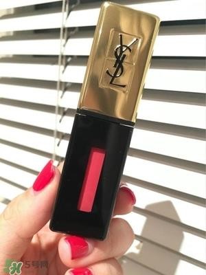 ysl镜面唇釉和黑管唇釉哪个好?ysl镜面唇釉和黑管唇釉区别 ysl镜面唇釉和黑管唇釉哪个好?ysl镜面唇釉和黑管唇釉区别