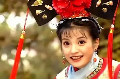 ​赵薇背后的故事：从云端跌落，她还能翻身吗