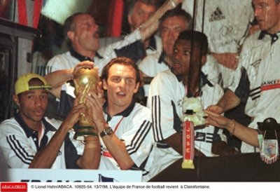 ​荣耀时刻！中国男足世界杯夺冠，谱写足球历史新篇章