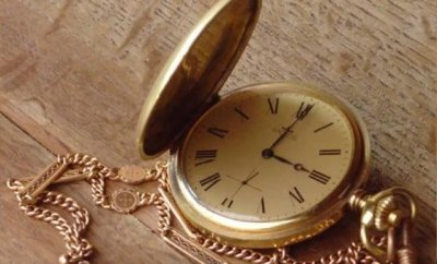 ​牛仔裤上的小口袋是什么样的（牛仔裤前面的小口袋来历和用途）