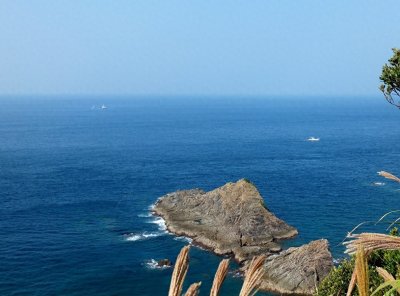 ​大隅海峡中的马毛岛，曾是日本第二大无人岛，被改造成陆基航母