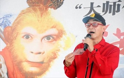 ​六小龄童女儿“啃老”不嫁，美貌竟成为最大阻力！