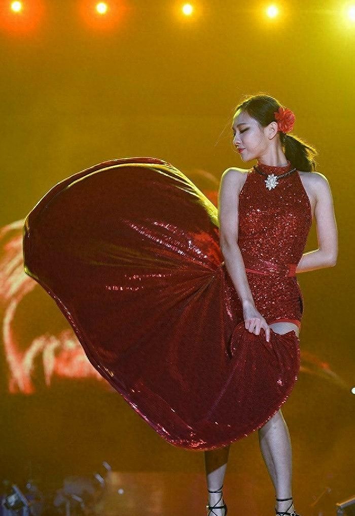 组图:女艺人王霏霏