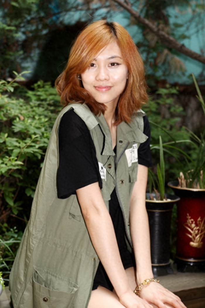 组图:女艺人王霏霏