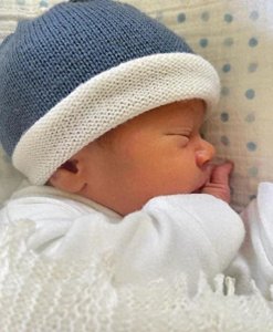 ​尤金妮公主真倒霉！凤凰男驸马花心出轨，查尔斯要把她赶出家门