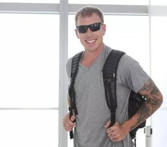 ​贾森威廉姆斯亲签球鞋（贾森-威廉姆斯）