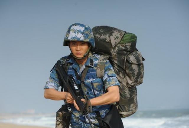 蒋小鱼马尔斯回来得知龙百川死了 火蓝龙百川身上的精神使蒋小鱼蜕变(2)