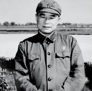 ​爱与遗憾：王近山与韩岫岩的悲剧爱情故事