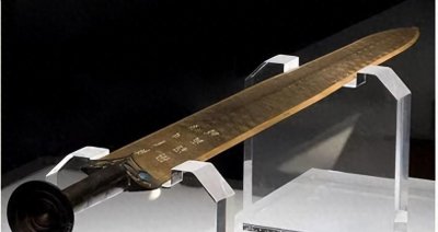 ​越王勾践剑削铁如泥？专家：不要尊古卑今，你家菜刀比它厉害多了