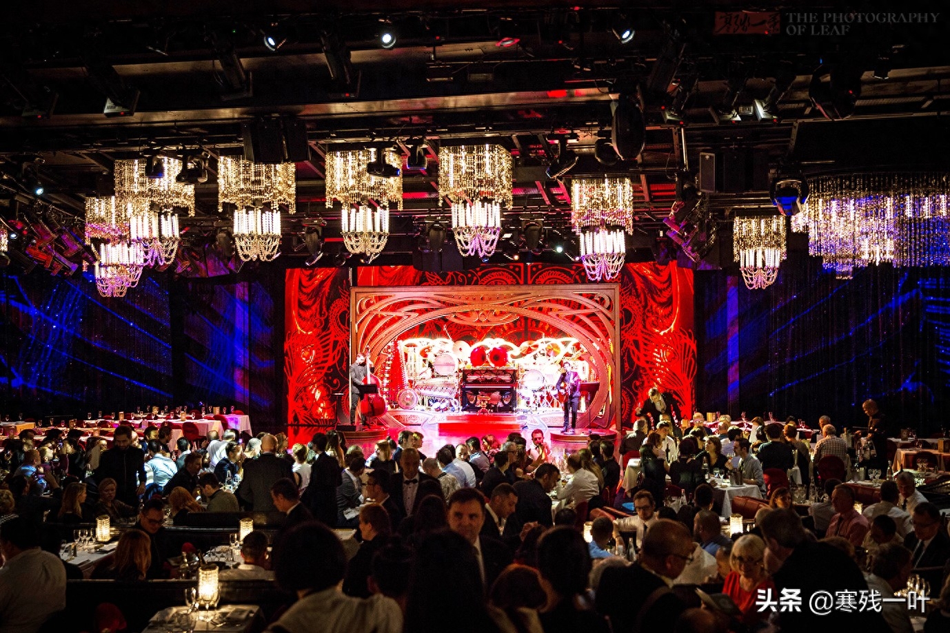 法国最精彩的歌舞表演,被称为“无上装的高雅艺术”,你怎么看?