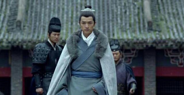 胡歌爆车祸心酸事:射雕杀青时突然一人跑向海边,一群人后面紧追