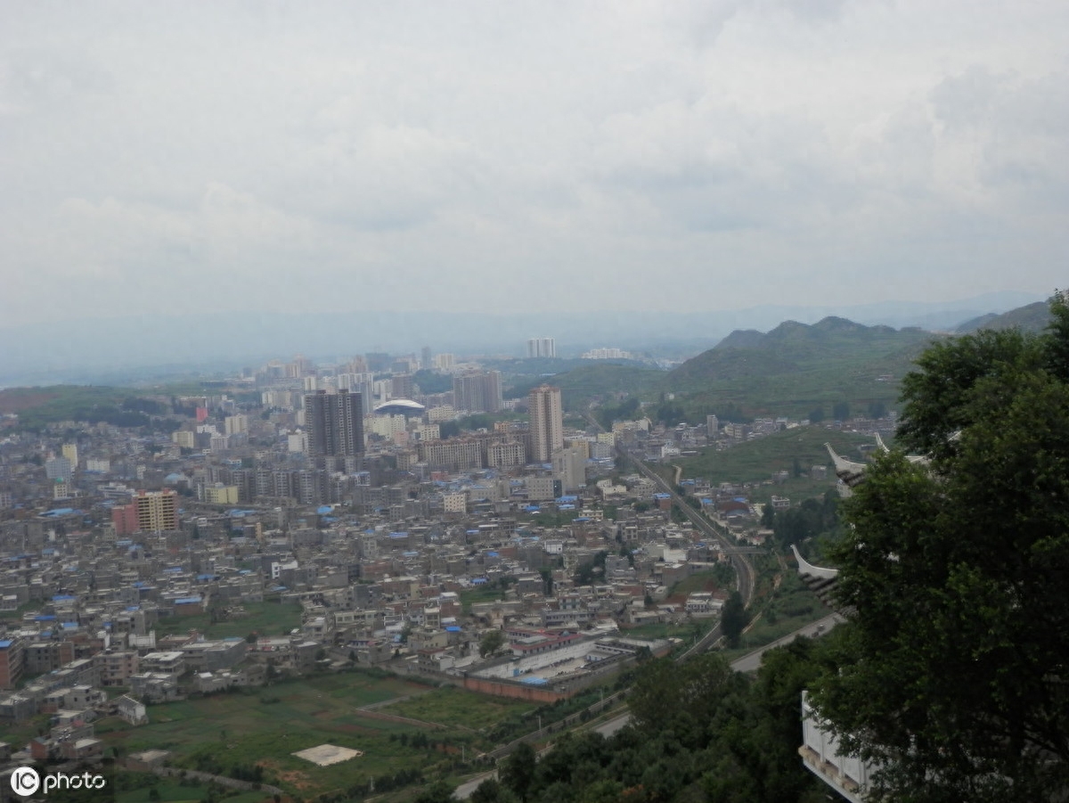 威宁县：贵州省面积最大的县，人口超百万，经济总量200多亿